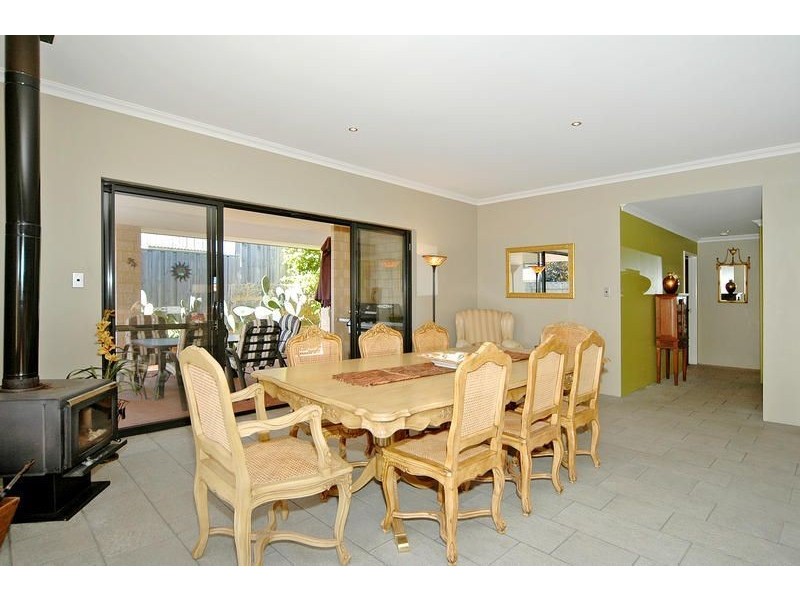 9 Dumaresq Loop, Quinns Rocks WA 6030