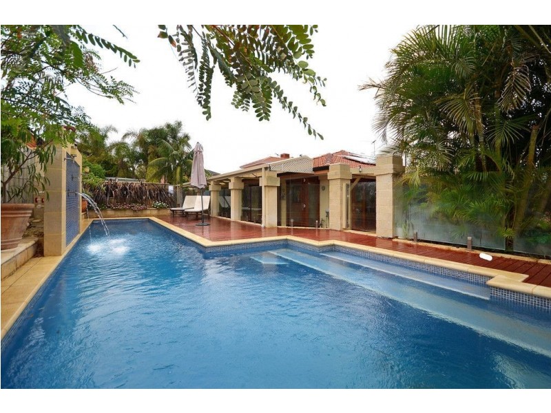 7 Barletta Place, Mindarie WA 6030