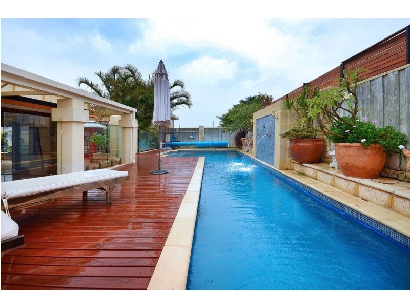 7 Barletta Place, Mindarie WA 6030