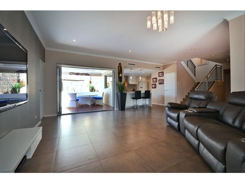 1 Willandra Place, Hillarys WA 6025