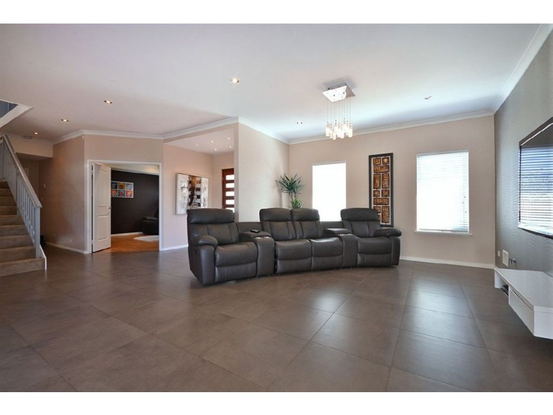 1 Willandra Place, Hillarys WA 6025