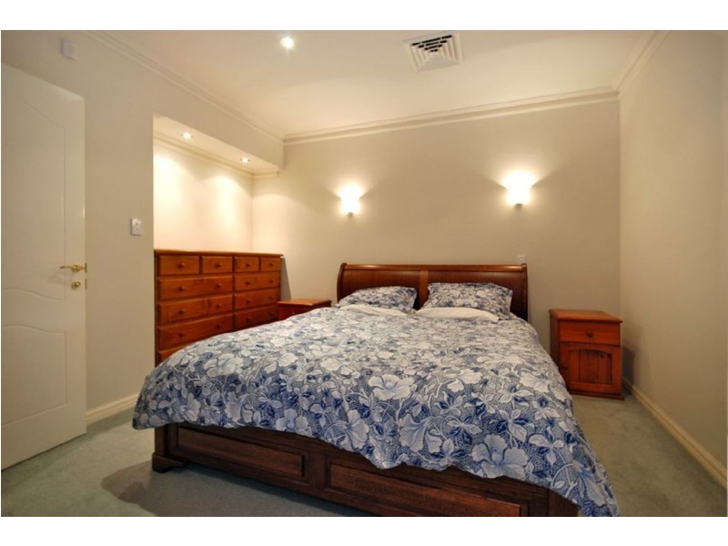 8A Cookham Road, Lathlain WA 6100