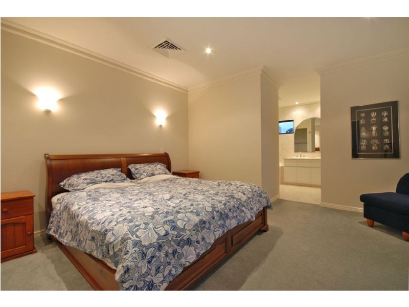 8A Cookham Road, Lathlain WA 6100