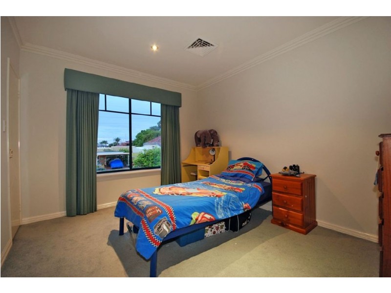 8A Cookham Road, Lathlain WA 6100