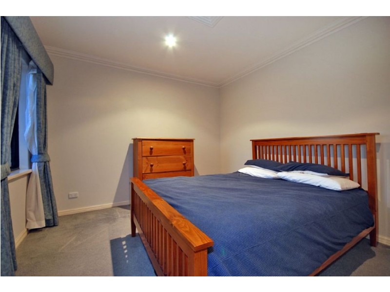 8A Cookham Road, Lathlain WA 6100