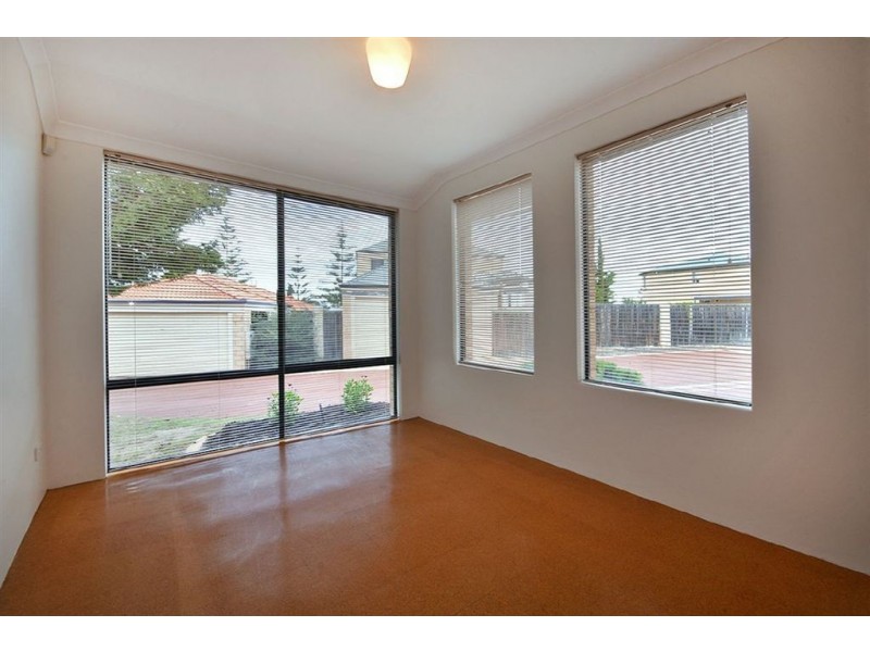 4 Samsun Way, Mindarie WA 6030