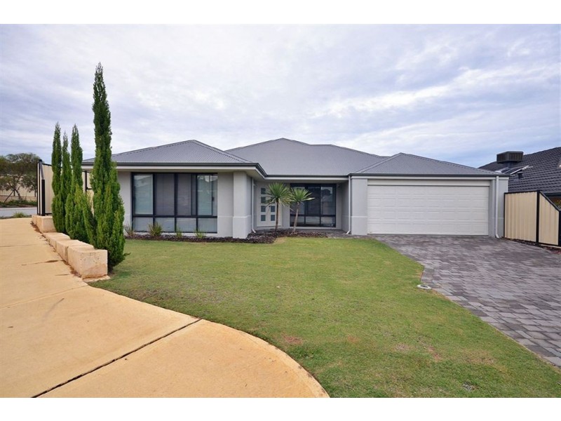 8 Hacienda Drive, Clarkson WA 6030