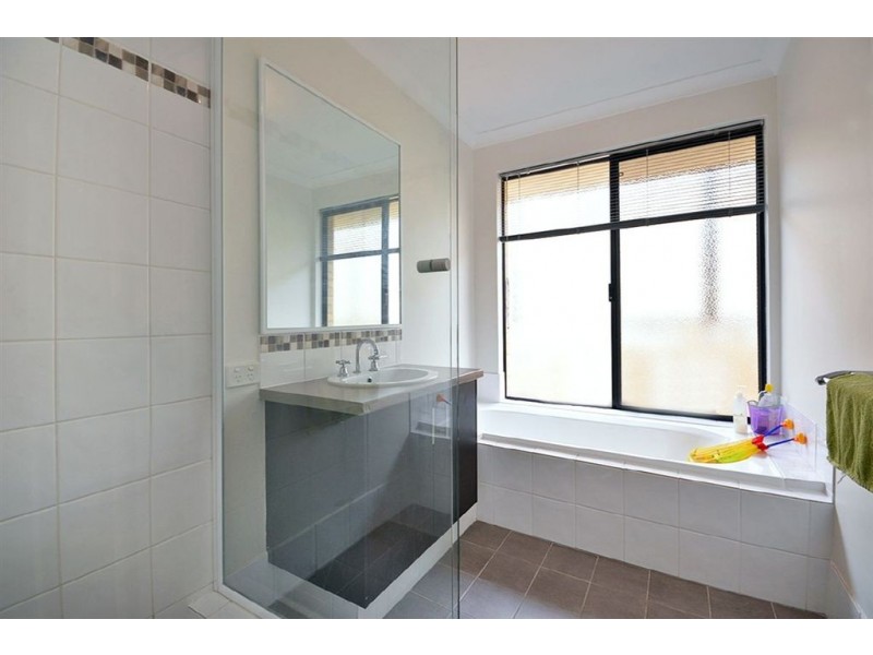 8 Hacienda Drive, Clarkson WA 6030