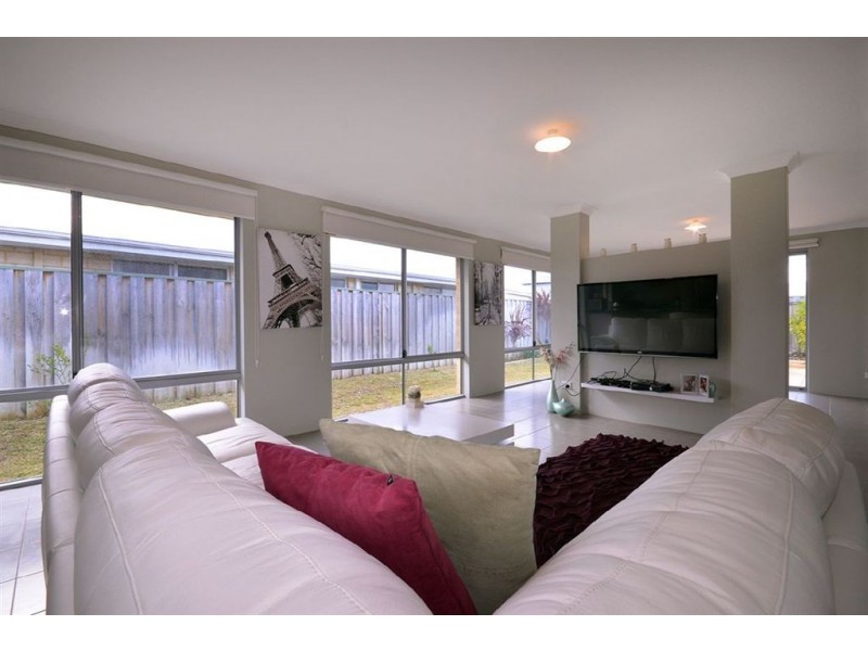 50 Beachside Parade, Yanchep WA 6035