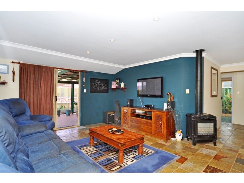 14 St Barnabas Boulevard, Quinns Rocks WA 6030