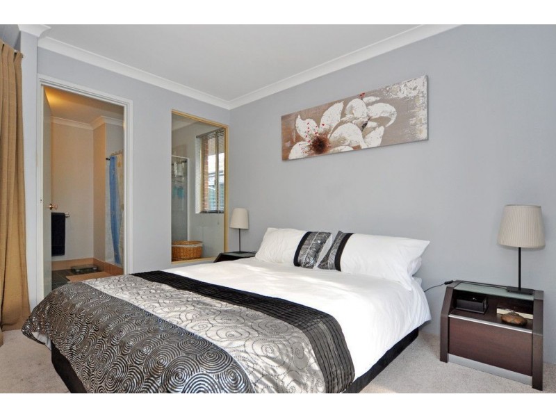 14 St Barnabas Boulevard, Quinns Rocks WA 6030