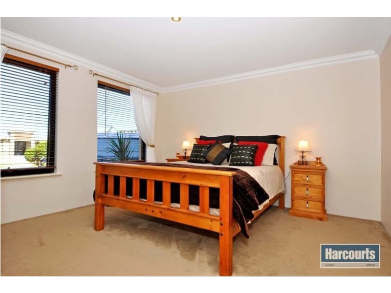 32 Bantry Bend, Mindarie WA 6030