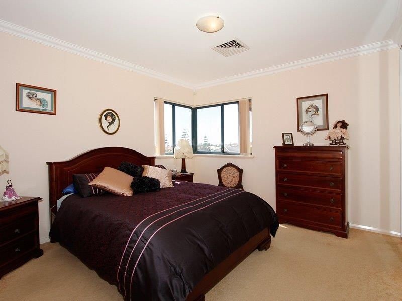 4/61 Weymouth Boulevard, Quinns Rocks WA 6030