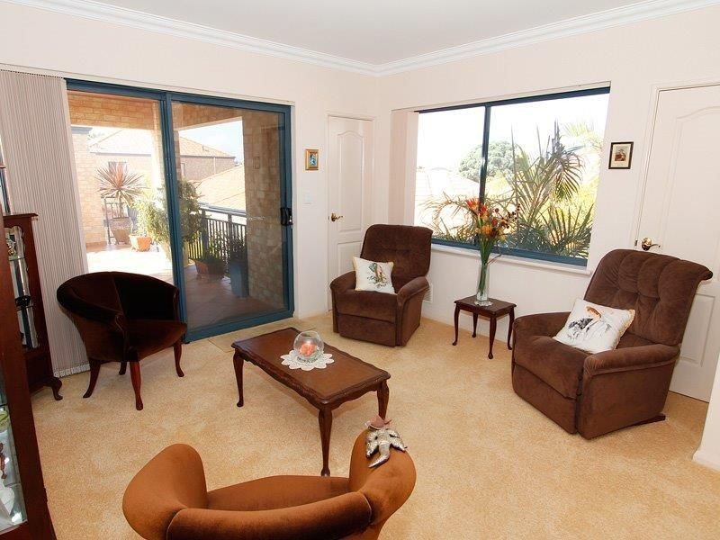 4/61 Weymouth Boulevard, Quinns Rocks WA 6030