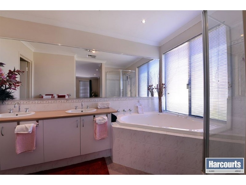 22 Vanderlin Crescent, Ridgewood WA 6030