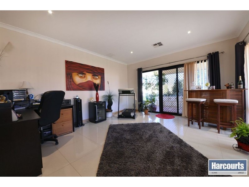 22 Vanderlin Crescent, Ridgewood WA 6030