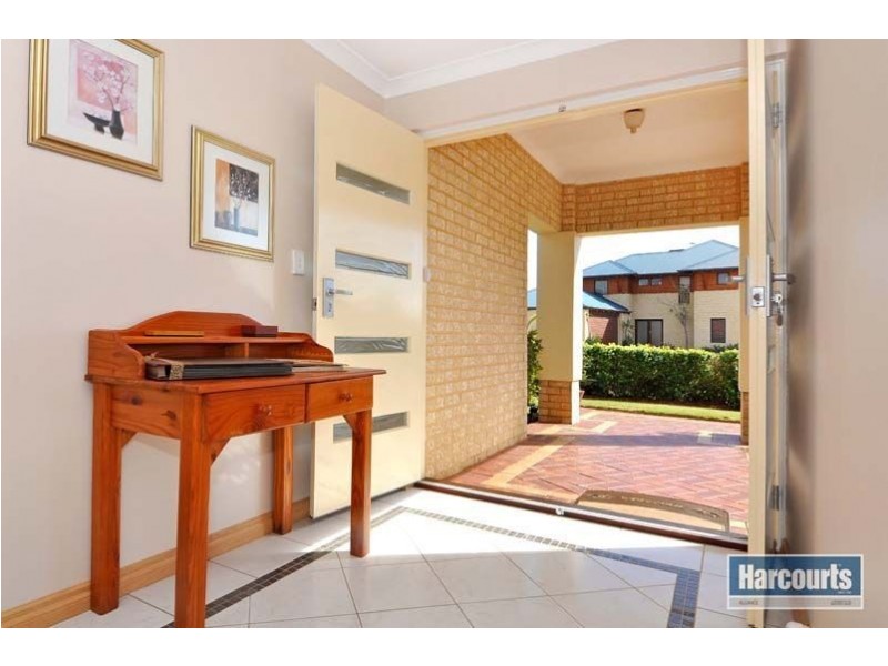 68 Dartmouth Circle, Quinns Rocks WA 6030