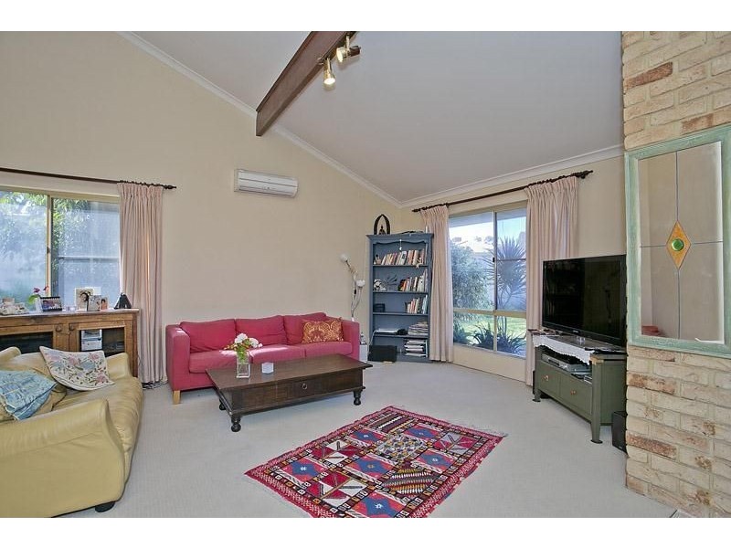 11B Hawdon Mews, Hillarys WA 6025