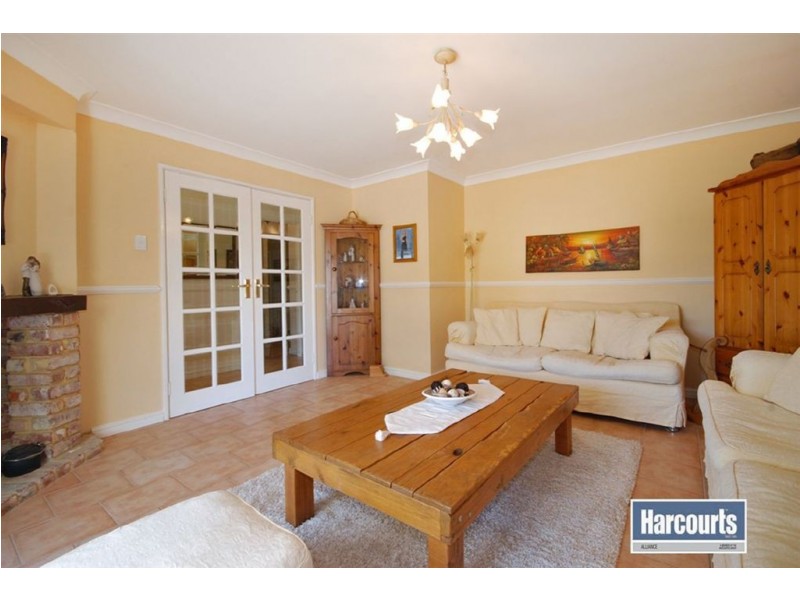 5 Rees Drive, Quinns Rocks WA 6030