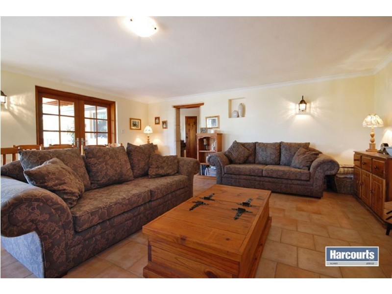 5 Rees Drive, Quinns Rocks WA 6030