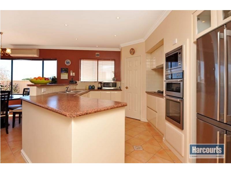 33 Bacchante Circle, Ocean Reef WA 6027