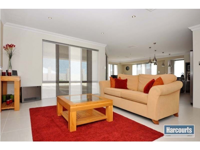 1 Dotterel Green, Jindalee WA 6036