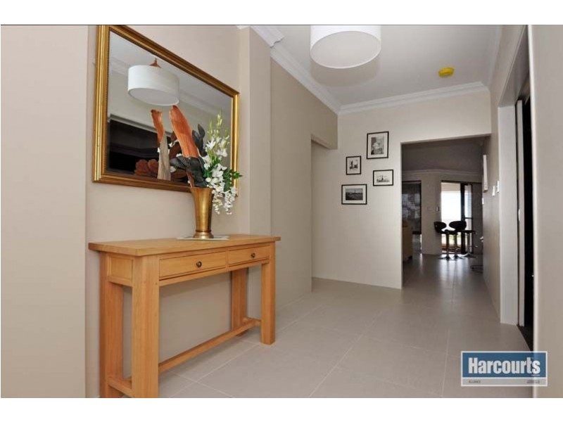 1 Dotterel Green, Jindalee WA 6036