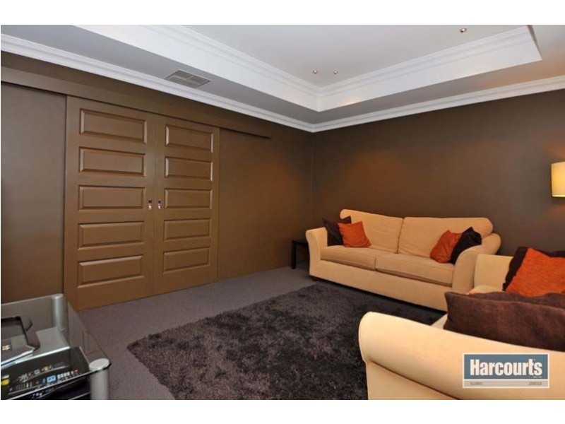 1 Dotterel Green, Jindalee WA 6036