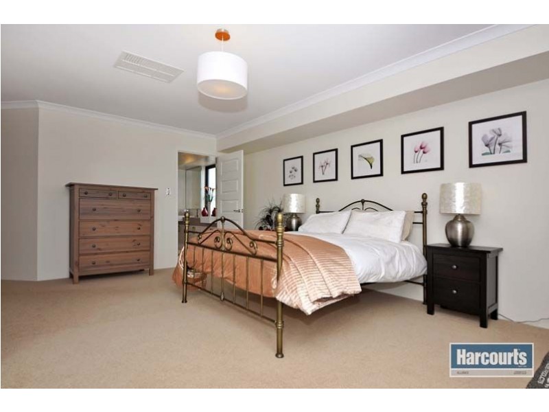 1 Dotterel Green, Jindalee WA 6036