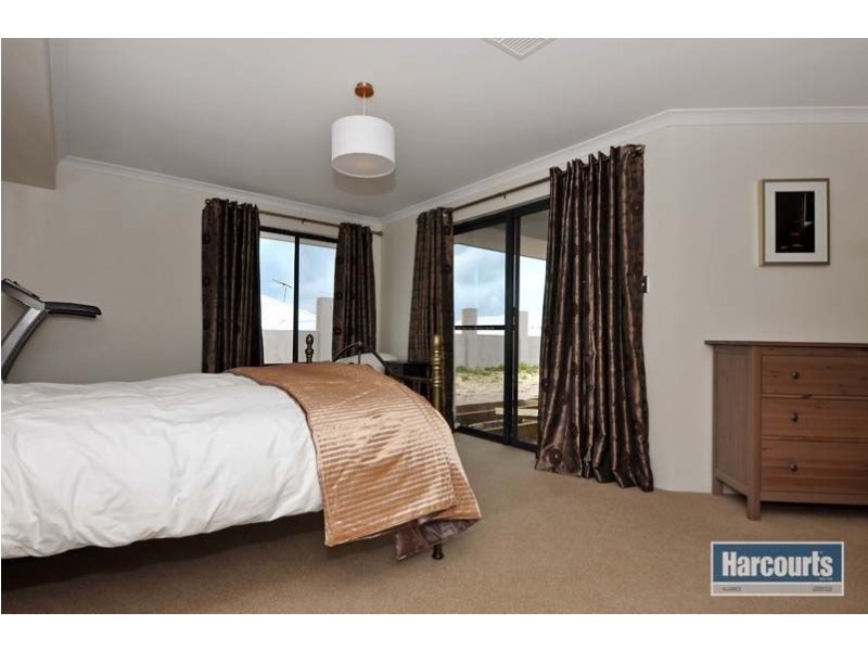 1 Dotterel Green, Jindalee WA 6036