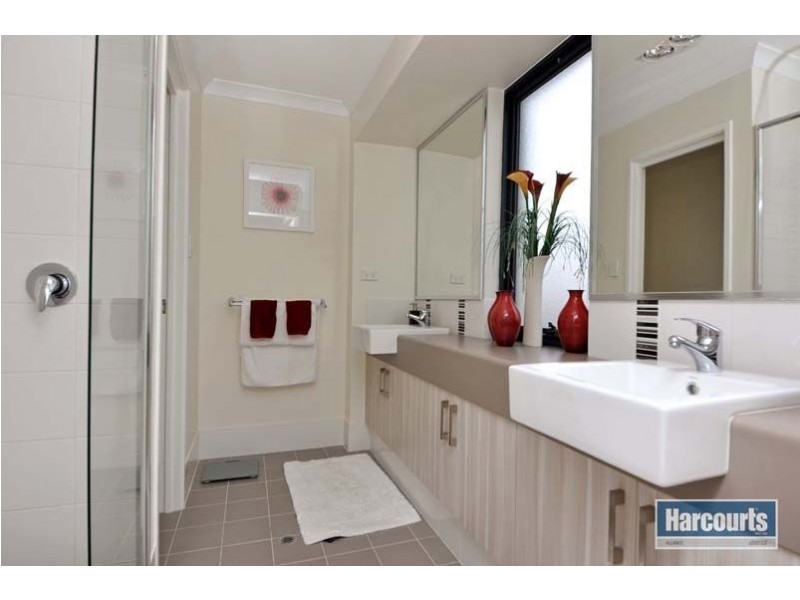 1 Dotterel Green, Jindalee WA 6036