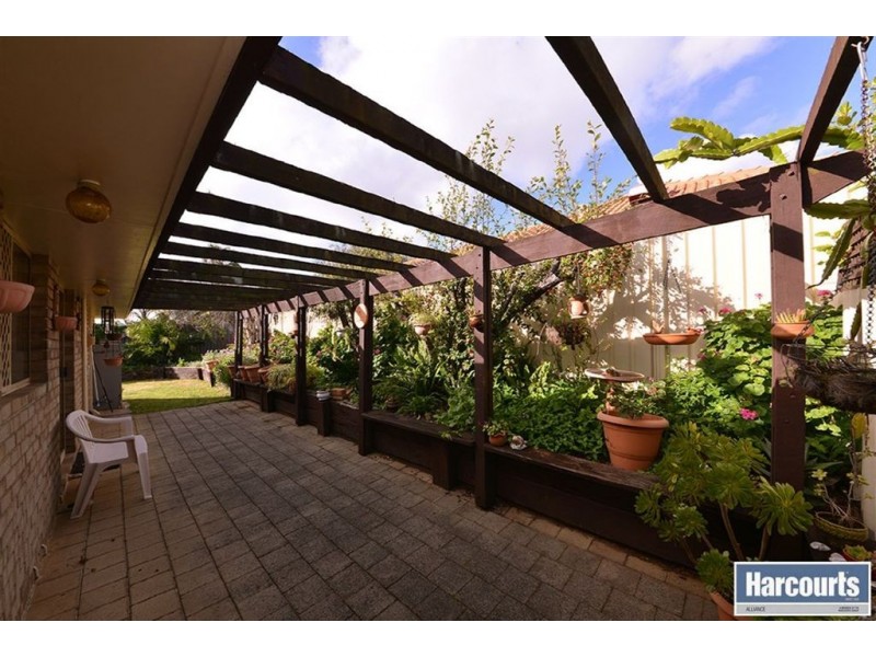 4B Blaxland Way, Padbury WA 6025