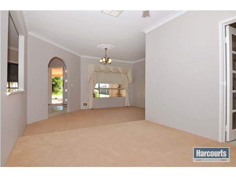 9 Manta Pass, Mindarie WA 6030