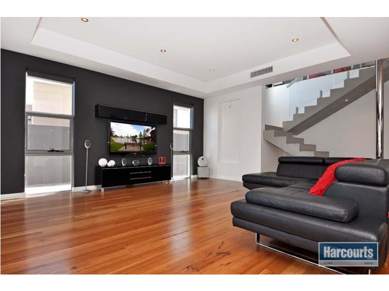 23 Swansea Promenade, Mindarie WA 6030