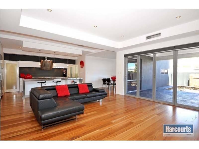 23 Swansea Promenade, Mindarie WA 6030