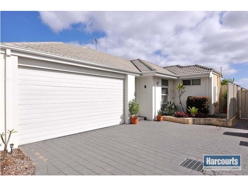 7B Paris Gardens, Hocking WA 6065