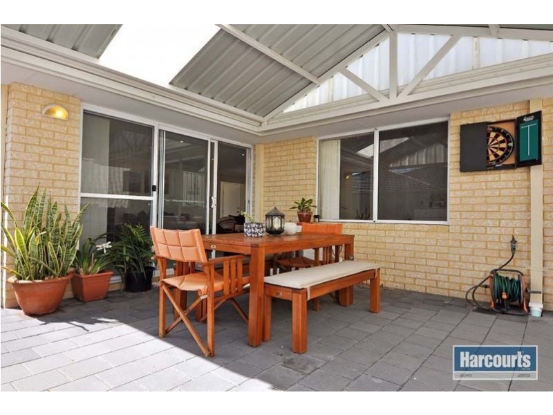 7B Paris Gardens, Hocking WA 6065