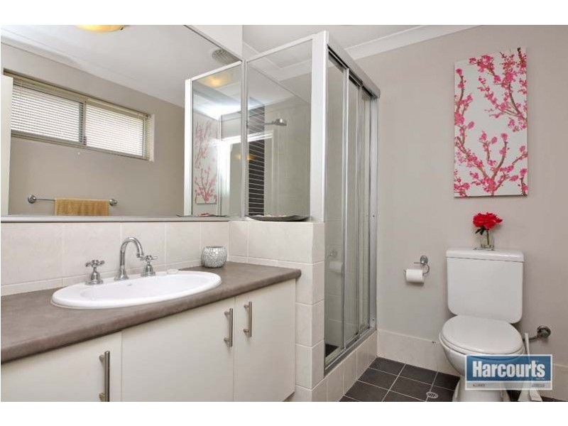 7B Paris Gardens, Hocking WA 6065