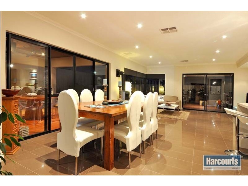 8 Moonraker Road, Jindalee WA 6036