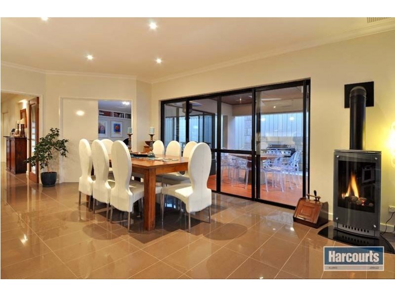 8 Moonraker Road, Jindalee WA 6036