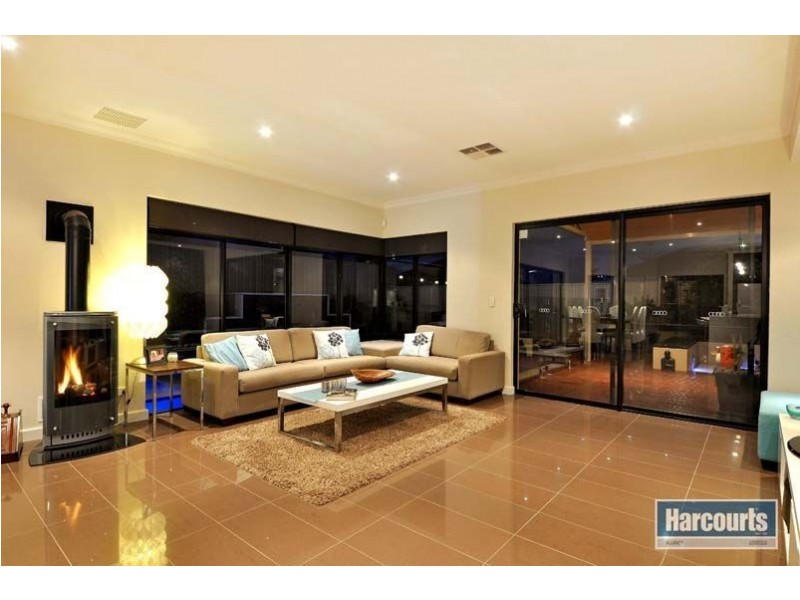 8 Moonraker Road, Jindalee WA 6036
