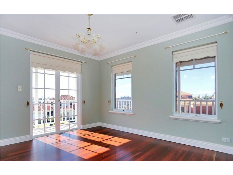 8 Gateshead Loop, Mindarie WA 6030