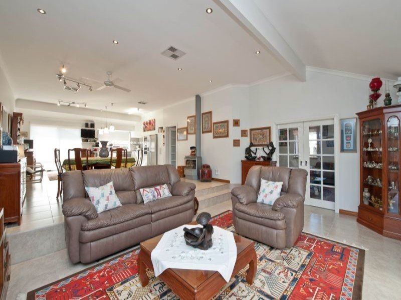 4 Tilbury Mews, Quinns Rocks WA 6030