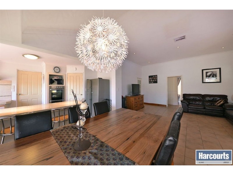 12 Whitecliffe Square, Iluka WA 6028