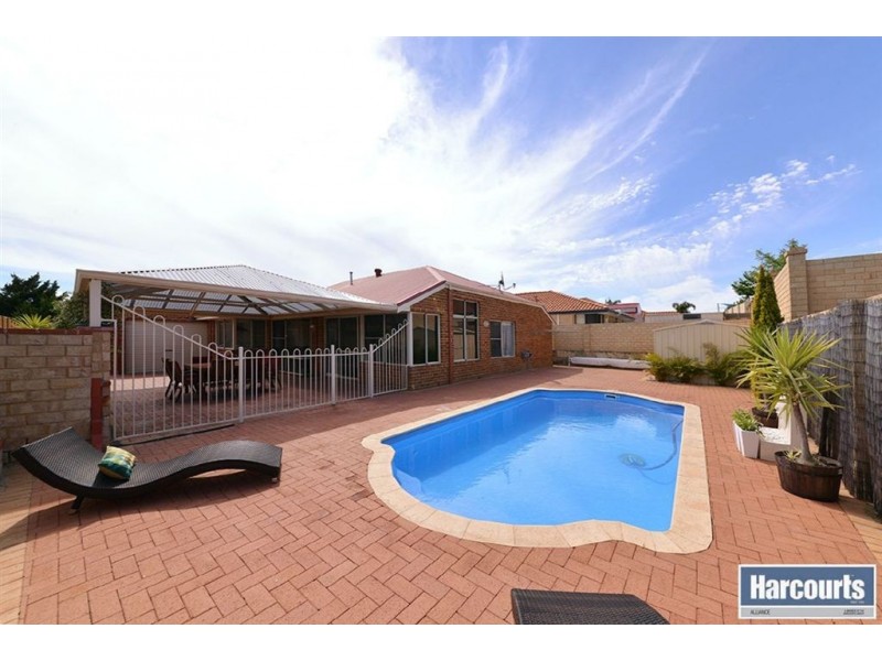 12 Whitecliffe Square, Iluka WA 6028