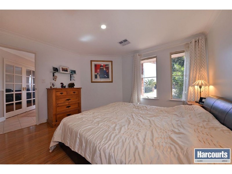 12 Whitecliffe Square, Iluka WA 6028