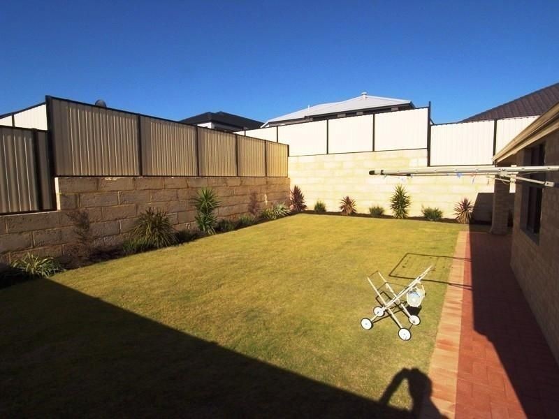 4 Oakpark Green, Clarkson WA 6030