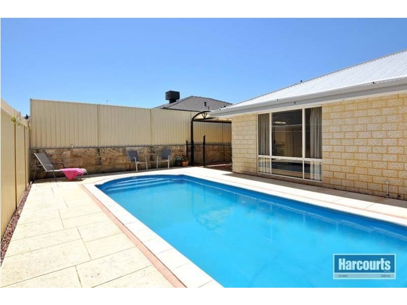 28 Enfield Turn, Carramar WA 6031