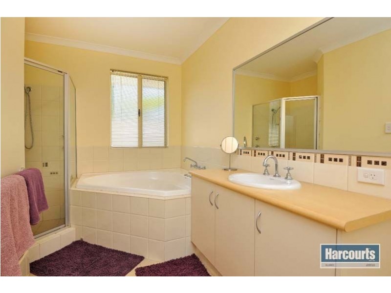 28 Enfield Turn, Carramar WA 6031