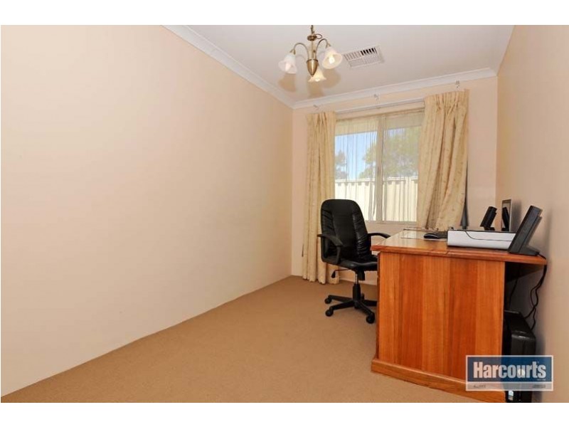 28 Enfield Turn, Carramar WA 6031
